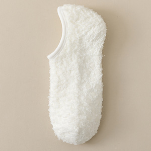 <span class=keywords><strong>2026</strong></span> यूनिसेक्स थोक कस्टम लोगो महिलाओं के टखने फर्श मोजे सर्दियों में घर की नींद कोरल मखमल मोटी गर्म गैर-पर्ची फर्श मोजे - Product Image 6