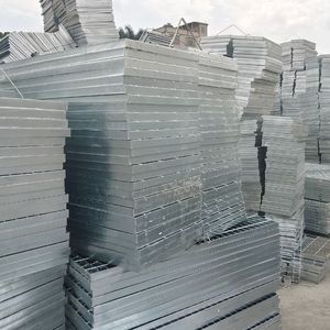 Grilles <span class=keywords><strong>de</strong></span> drainage <span class=keywords><strong>de</strong></span> <span class=keywords><strong>pluie</strong></span> extérieures personnalisées en acier inoxydable pour allées, grilles <span class=keywords><strong>de</strong></span> drainage en acier galvanisé - Product Image 2