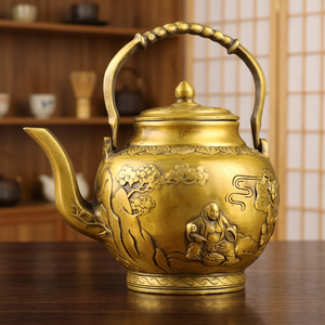 Théière en métal orientale avec couvercle et poignée, couleur dorée, motif Bouddha en relief - Product Image 2