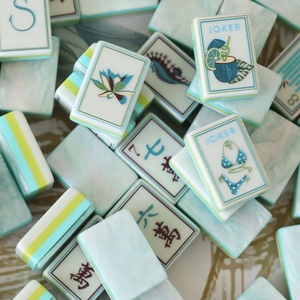 Juego de Fichas de Mahjong Americanas de Acrílico con Perlas de Agua Estilo Costa <span class=keywords><strong>Coral</strong></span>, Diseño Moderno, Arte del Mahjong, Entretenimiento Portátil - Product Image 2