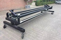 Machine manuelle pour enrouler et dérouler le gazon artificiel UNI