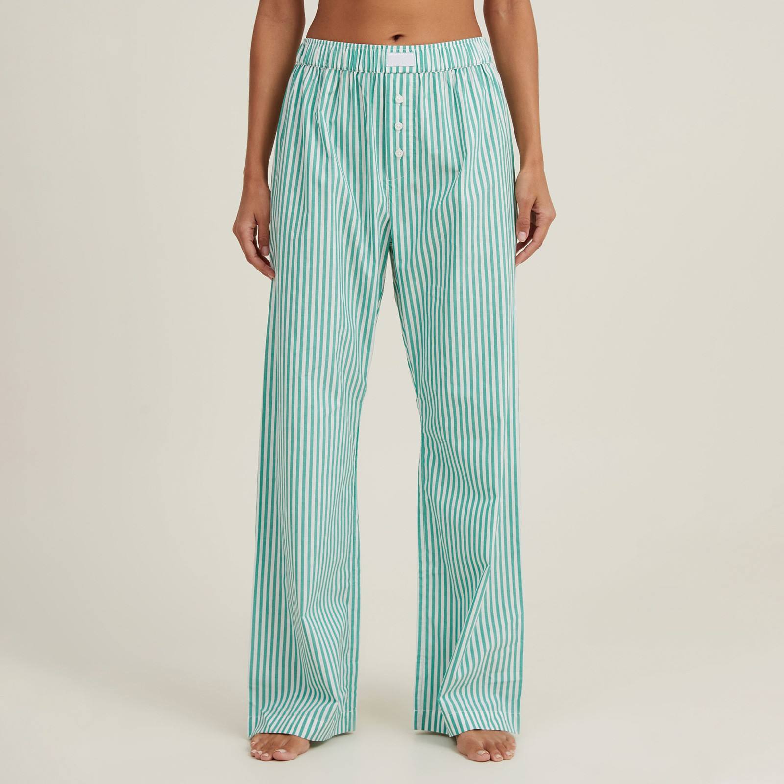 สีเขียวอ่อน