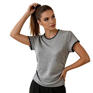 T-shirt da <span class=keywords><strong>donna</strong></span> a maniche corte girocollo con finiture in <span class=keywords><strong>pizzo</strong></span>, tinta unita, vestibilità slim, top casual primavera estate in cotone lavorato a maglia con stampa serigrafica - Product Image 3