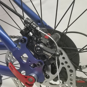 Vélo <span class=keywords><strong>de</strong></span> <span class=keywords><strong>route</strong></span> en acier carbone 700c pour hommes avec freins à disque doubles, 21 vitesses, pédale en alliage d'aluminium ordinaire pour la conduite en ville - Product Image 4