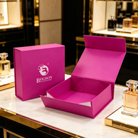 Boîte en carton ondulé rigide personnalisée pour parfum, écologique, couleur magenta, avec pelliculage mat, gaufrage et fermeture magnétique quadricolore