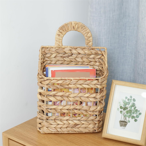 <span class=keywords><strong>Panier</strong></span> <span class=keywords><strong>mural</strong></span> suspendu rectangulaire moderne en jacinthe d'eau tressée avec poignée écologique pour la décoration intérieure - Product Image 3