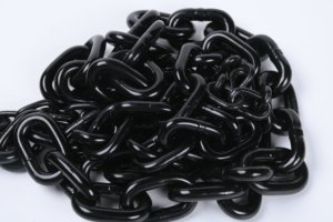 Cadena de eslabones largos de acero negro soldado <span class=keywords><strong>Din5685C</strong></span> del fabricante de China ....