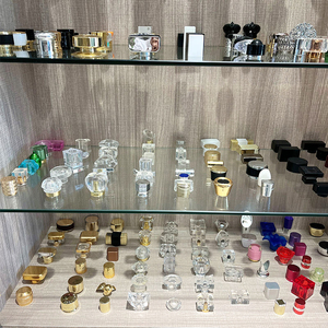 Tutup Botol Parfum Plastik Kustomisasi Cetakan 20 Tahun Pengalaman Pabrik, 1000 Cetakan yang Sudah Ada, Diameter 15mm, Tutup Wangi Dinding Ganda Mewah - MOQ 10000 PCS - Product Image 1