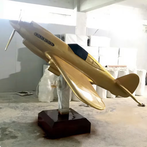 งานประติมากรรมเรซิ่นเครื่องบินขนาดใหญ่แบบกำหนดเอง รูปปั้นเครื่องบินไฟเบอร์กลาสสีทองสมจริงสำหรับจัดแสดง รุ่นต่างๆ งานฝีมือโลหะ - Product Image 3