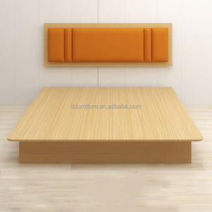 Meubles sur mesure pour projets hôteliers : Cadre de lit King/Queen avec tête de lit capitonnée et tables de chevet pour ensembles de chambres d'hôtel 3 étoiles - Product Image 4