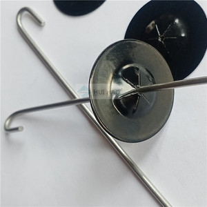 Rouleau de treillis métallique solaire galvanisé noir avec revêtement PVC, protection <span class=keywords><strong>anti</strong></span>-oiseaux et <span class=keywords><strong>anti</strong></span>-rongeurs pour panneaux solaires - Product Image 1