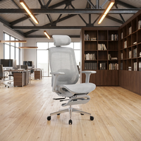Chaise de bureau pivotante ergonomique moderne en tissu maillé avec cadre métallique, appui-tête réglable, vérin à gaz, repose-pieds et assise en mousse PU