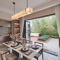 Suspension LED linéaire de luxe haut de gamme en acier inoxydable et albâtre, finition dorée, installation facile, angle de faisceau 360°, garantie 2 ans