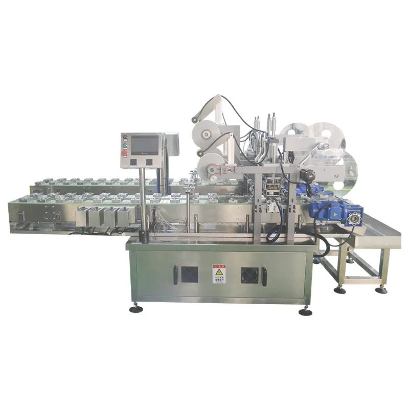 Machine de remplissage et de scellage de bouteilles d'eau en plastique/machine d'emballage de gobelets d'eau automatique de fabrication chinoise