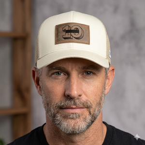Casquette de sport trucker en maille blanche avec logo en caoutchouc personnalisé, visière incurvée, confortable et classique, 6 panneaux, pour le voyage, vente en gros - Product Image 1