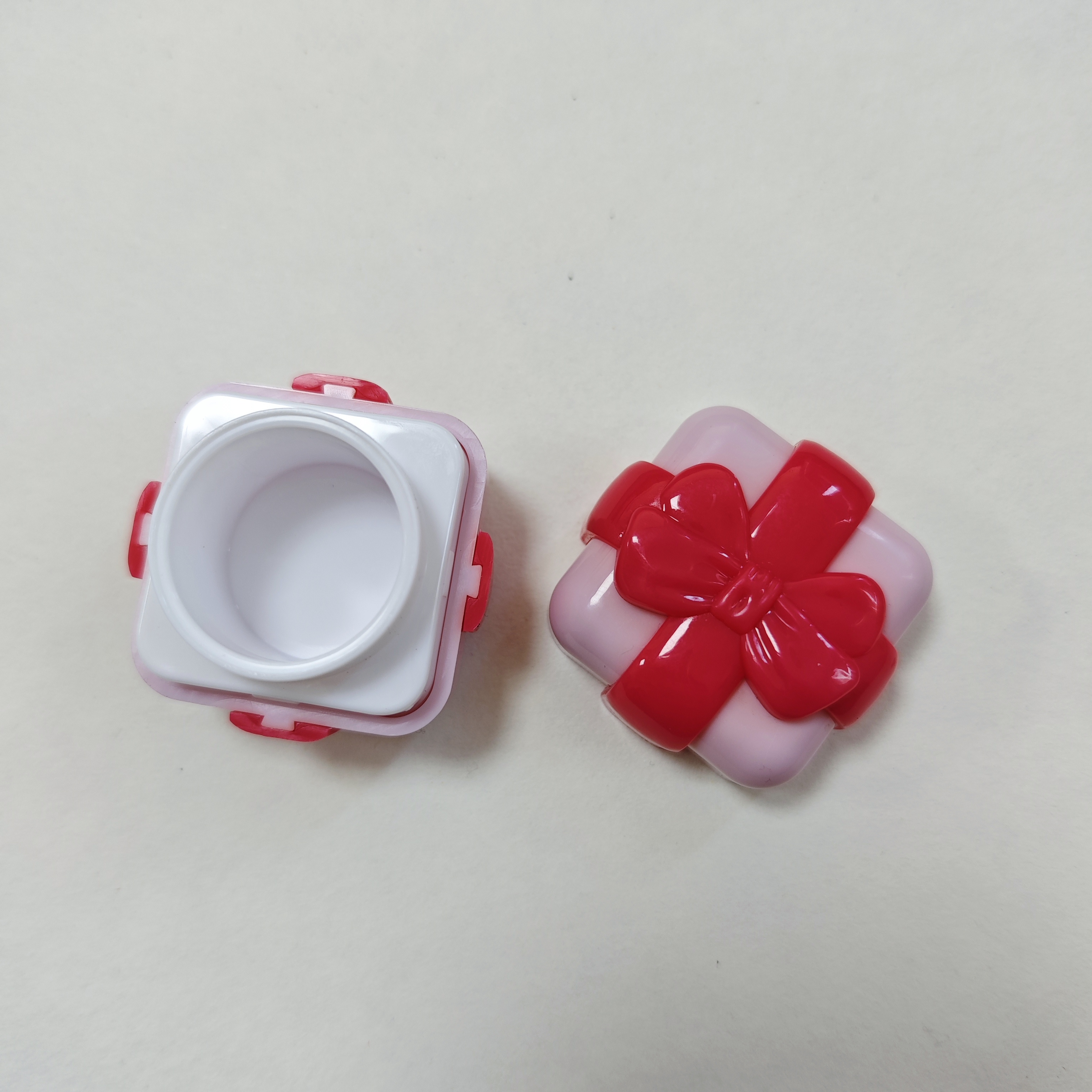Rouge (Stock AE)***