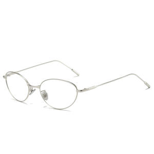 Monture de lunettes ovale en métal pour femme Old Qian Fengmao, anti-lumière bleue, monture complète, bordure argentée, design irrégulier P1-20428 - Product Image 5