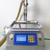 Machine de remplissage semi-automatique à pompe à engrenages et contrôle numérique pour liquides visqueux : shampoing, après-shampoing, glycérine, gel douche