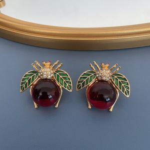 Boucles d'oreilles <span class=keywords><strong>vintage</strong></span> individuelles et élégantes en forme d'insecte, boucles d'oreilles rétro en cristal rouge en forme de <span class=keywords><strong>coccinelle</strong></span> - Product Image 4