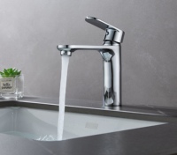 Robinet de salle de bain en laiton chromé à poignée unique monté sur pont de type capteur (sans contact) pour hôtels robinets de lavabo de vente d'usine
