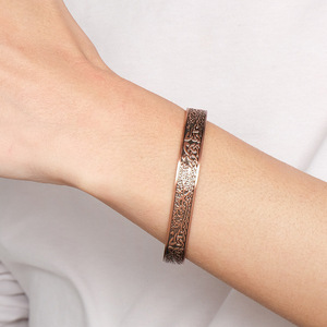 سوار مغناطيسي كلاسيكي مطلي بالنحاس الأحمر القديم على شكل شجرة الحياة، سوار طاقة بأيونات سالبة للرجال والنساء - Product Image 4