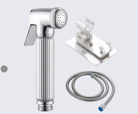 Douchette portable musulmane pour toilettes, pulvérisateur de bidet, économie d'eau, pomme de douche en zinc pour hôtels et salles de bain