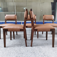 Chaise de salle à manger moderne en cuir marron pour restaurant, chaise en chêne, vente en gros.