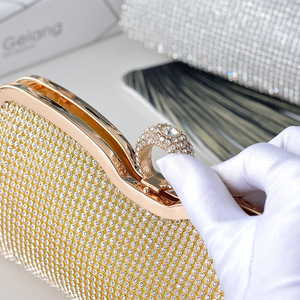 Sac à main pochette floral tendance en promotion, pochette élégante de haute qualité pour femmes, idéal pour les tenues quotidiennes et formelles, sacs à main pochette en strass - Product Image 6
