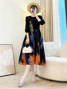 Elegante Abito Midi Plissettato con Stampa Floreale Blu <span class=keywords><strong>e</strong></span> Gialla, <span class=keywords><strong>Vestito</strong></span> a Maniche Lunghe a Sbuffo Linea A per Donne - Product Image 4