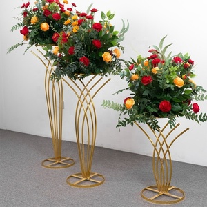 Arrangement floral de mariage de luxe de haute qualité, centre de table, support à fleurs en fer doré pour la décoration de la maison et des fêtes - Product Image 4