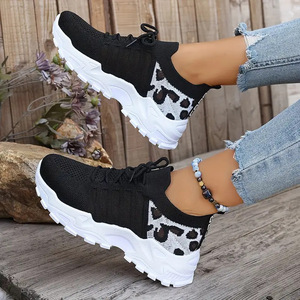 <span class=keywords><strong>Chaussures</strong></span> de course lumineuses en tricot respirant pour femmes, à semelle intérieure en EVA, personnalisables, décontractées, vente en gros - Product Image 1