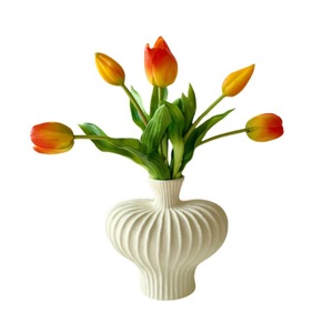 Arrangement de fleurs artificielles en forme de tulipe Qingyu Chronicle, en caoutchouc souple, 5 têtes, fait main, pour la décoration de la maison et des mariages - Product Image 5