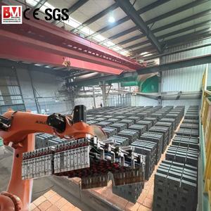 Ligne de fabrication de briques en argile entièrement automatique avec convoyeur à pince robotisée et palettiseur d'empilage pour usine de briques, tuiles et blocs creux - Product Image 1