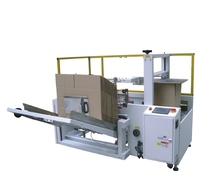 Monteur de boîte de machine pliante de caisse de carton ancien avec la roulette de mouvement