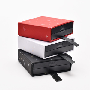 Boîte de rangement transparente pour bijoux avec logo personnalisé Boîte à tiroir en <span class=keywords><strong>papier</strong></span> de luxe pour bague de collier Boîte d'emballage en <span class=keywords><strong>suspension</strong></span> avec film PE 3d Joyas - Product Image 2