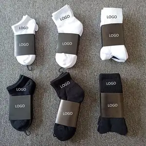 All'ingrosso di alta qualità traspirante ricamato cuscino di compressione della caviglia squadra di cotone sportivo delle donne degli uomini Custom Logo Design calzini