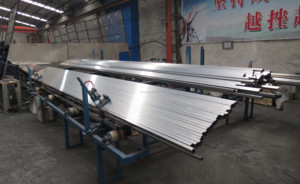 Tuyau en aluminium 6063 50*50*4mm pour cadre de dispositif médical - Product Image 2