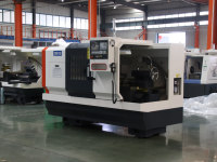 Torno CNC Horizontal CK6150 de un Solo Husillo, Ancho de Bancada 400mm, Control GSK, Alta Precisión y Rigidez