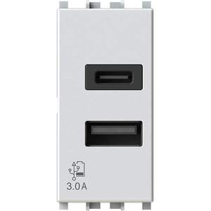 4Box Prise murale intelligente USB 3.0A Blanche Prise italienne Utilisation universelle - Product Image 5