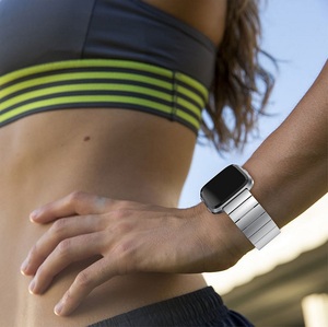 <span class=keywords><strong>Bracelet</strong></span> de remplacement de <span class=keywords><strong>bracelet</strong></span> en acier inoxydable à fermoir classique pour <span class=keywords><strong>Fitbit</strong></span> <span class=keywords><strong>Versa</strong></span>/<span class=keywords><strong>Versa</strong></span> Lite/<span class=keywords><strong>Versa</strong></span> <span class=keywords><strong>2</strong></span> <span class=keywords><strong>bracelet</strong></span> de montre en métal à une perle - Product Image 6