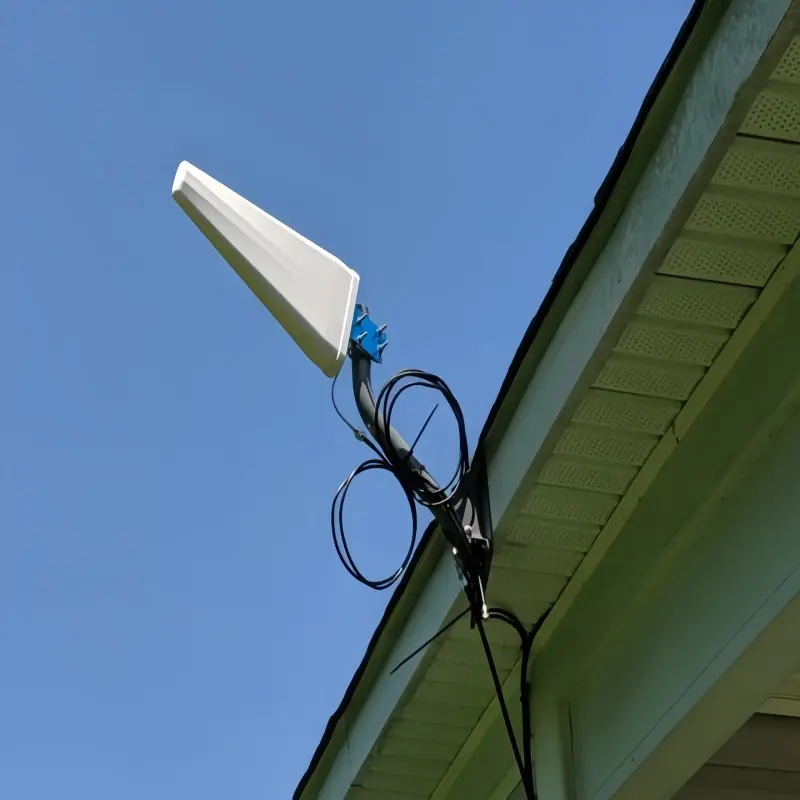1710-2700 MHz 11dBi LPDA Wifi Communication directionnelle Lte 4g 5g longue portée extérieure yagi log antenne périodique