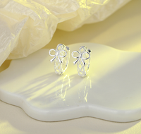 Boucles d'oreilles créoles creuses en forme de nœud pour femmes, plaquées, style Huggie, minimalistes, pour filles, bijoux quotidiens doux, cadeau, boucles d'oreilles de ballet