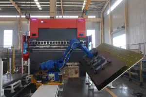 Accurl High-accuracy 400T Robot CNC Press Brake For Robotic Bending Cell System