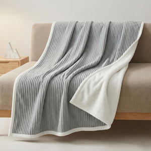 Couverture en flanelle côtelée 3D pour dortoir, taille Twin XL, durable et abordable, idéale pour les dortoirs universitaires et scolaires. - Product Image 1