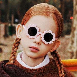 2024 logotipo personalizado nuevas <span class=keywords><strong>gafas</strong></span> <span class=keywords><strong>de</strong></span> sol polarizadas <span class=keywords><strong>para</strong></span> niños tonos <span class=keywords><strong>de</strong></span> silicona antiultravioleta <span class=keywords><strong>para</strong></span> niños y <span class=keywords><strong>niñas</strong></span> lentes TAC - Product Image 4