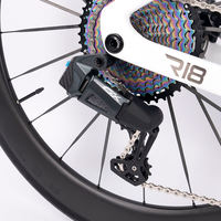 Nouveau Vélo de Route Léger avec Pédalier Ordinaire, Roues en Alliage d'Aluminium R18 Durables 25 Ans, Fourche en Fibre de Carbone 700c 24 Vitesses et Freins à Disque