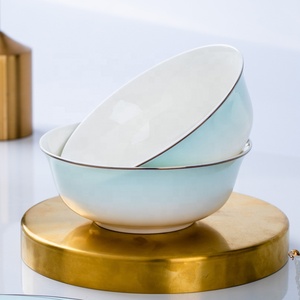 Vaisselle en porcelaine fine à bords dorés de style européen pour usage domestique - Product Image 5