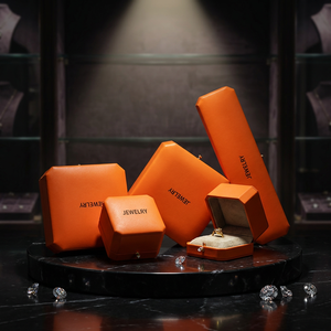 Элитная подарочная коробка из искусственной кожи с индивидуальным логотипом для ювелирных украшений: браслетов, колец, серег, ожерелий, а также для свадебных подарков - Product Image 5