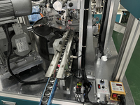Machine d'assemblage de connecteurs EMT entièrement automatique contrôlée par un moteur PLC HENSEN GJ-SLS |   Vis à écrou autotaraudeur certifiées CE, 20 pièces/minute