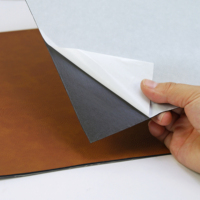 Venta caliente 12 "x 24" Premium Laser Leatherette en blanco CH rojo/Negro Laserable Leatherette hojas para grabado láser con adhesivo